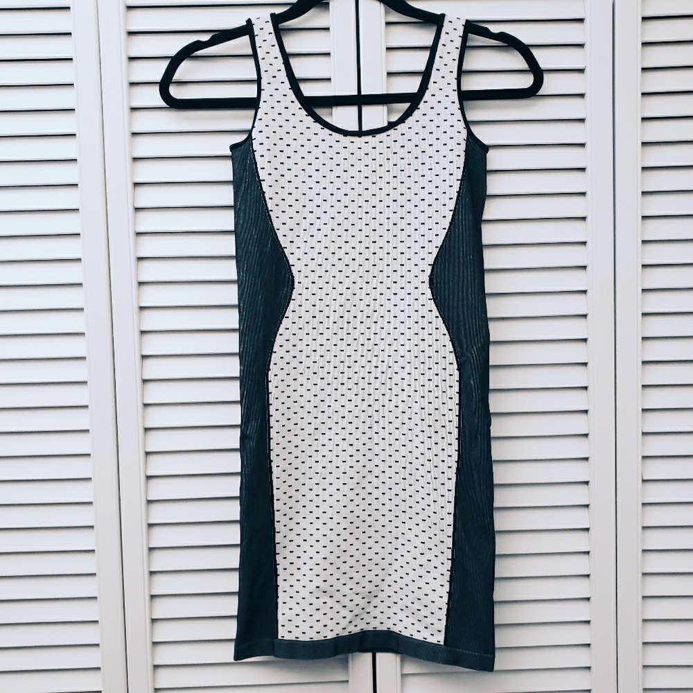 Bebe Hourglass Bodycon Dress NWOT M/L